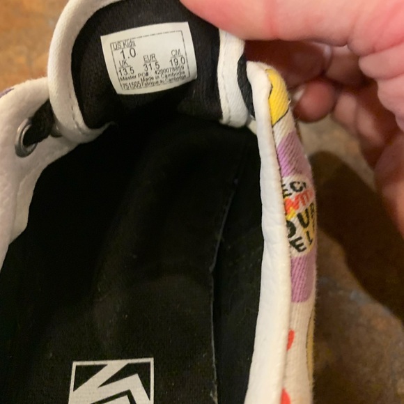 Vans girls shoes size 1 new like condition. - Picture 6 of 6